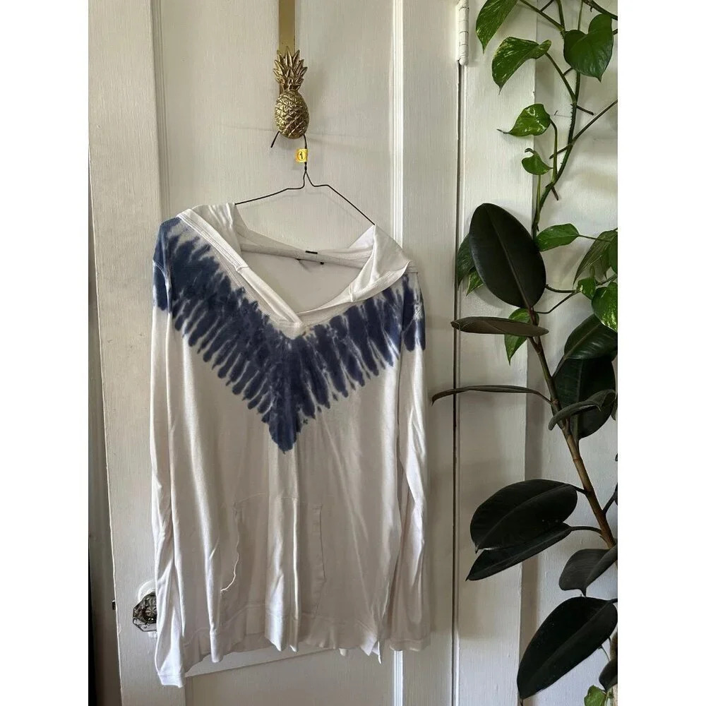 American Living Women’s size x-large tie dye shirt